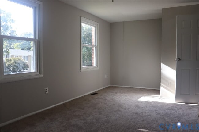 Building Photo - 8102 Clovertree Ct