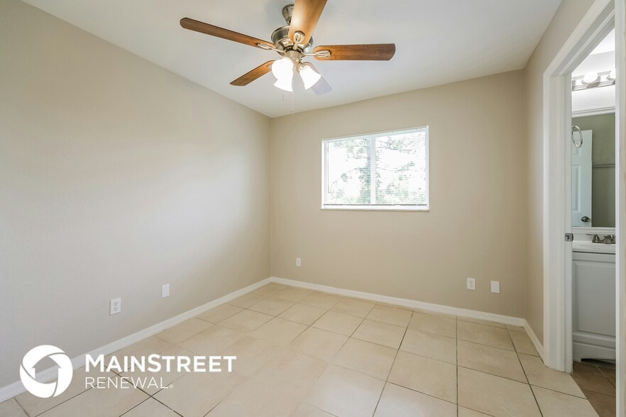 Building Photo - 3803 E 6th St