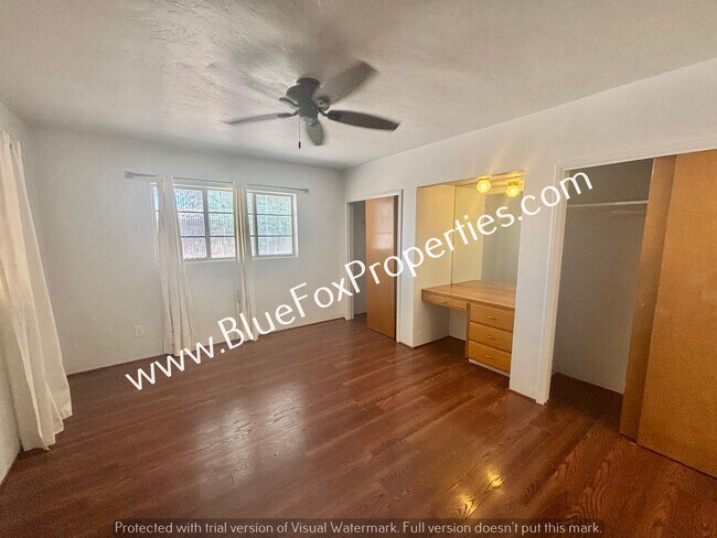 Building Photo - 3137 E Linden St