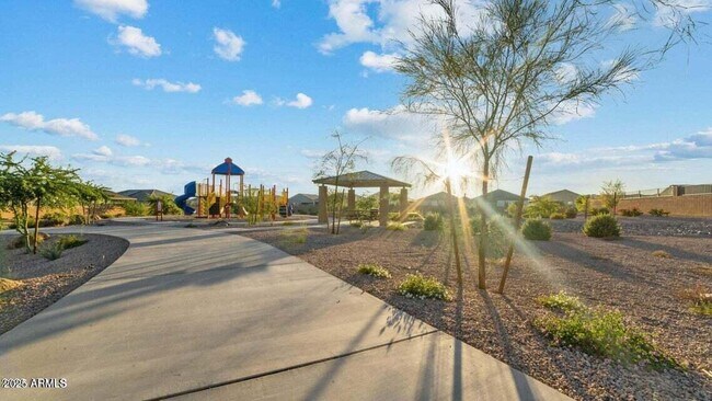Building Photo - 1168 W Falls Canyon Dr