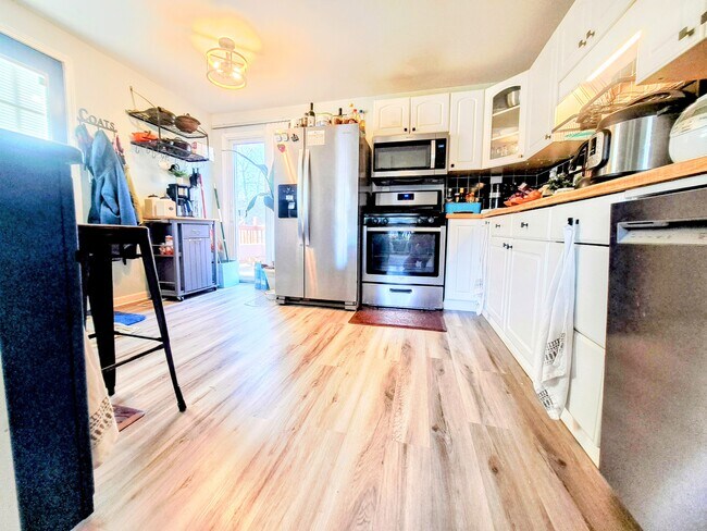 Building Photo - 16 W Eden Ct