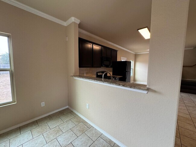 Building Photo - Move-In Special! Spacious 3BR Home with Large Private Yard in Mission Del Lago