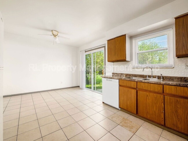 Building Photo - 464 Goshen Ct