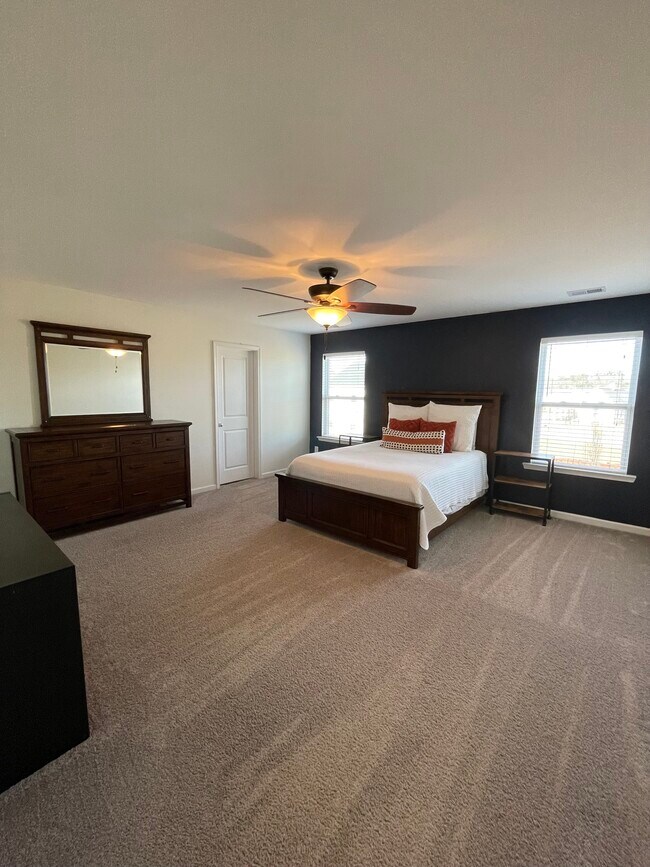 Building Photo - 108 Jersey Ln