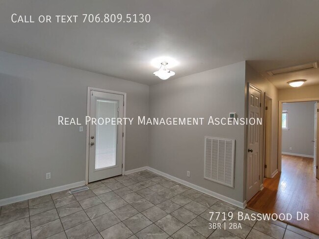 Building Photo - 7719 Basswood Dr