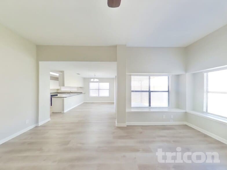 Building Photo - 7927 Wayside Trail