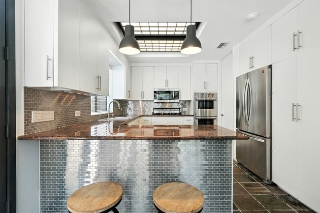 Building Photo - 2019 McClendon St