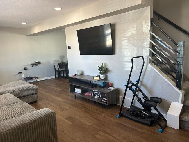 Building Photo - Single Family 3 bedroom, 1.5 bath