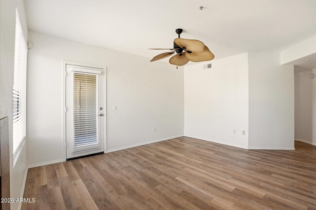 Building Photo - 4925 E Desert Cove Ave
