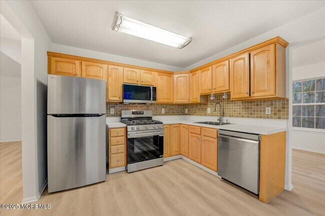 Building Photo - 606 Cypress Ln