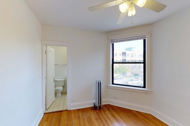 Interior Photo - 5457-5459 S. Blackstone Avenue