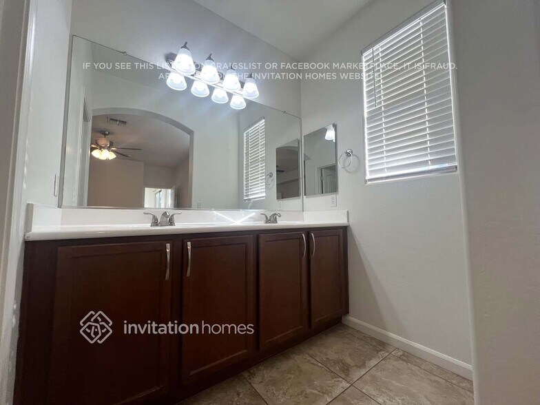 Building Photo - 3369 E Liberty Ln