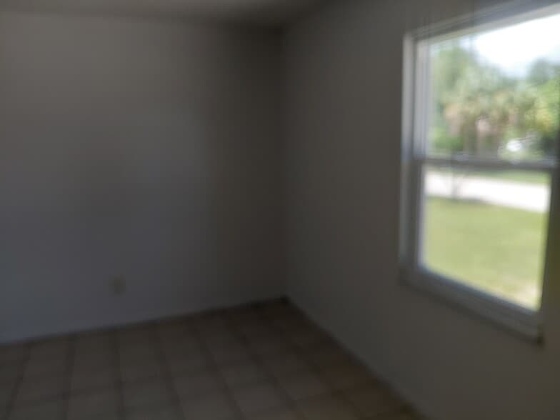 Building Photo - 811 King Orange Dr