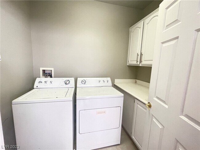 Building Photo - 1254 Autumn Wind Way