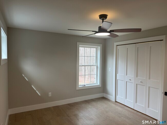 Building Photo - 424 Thrall Ave