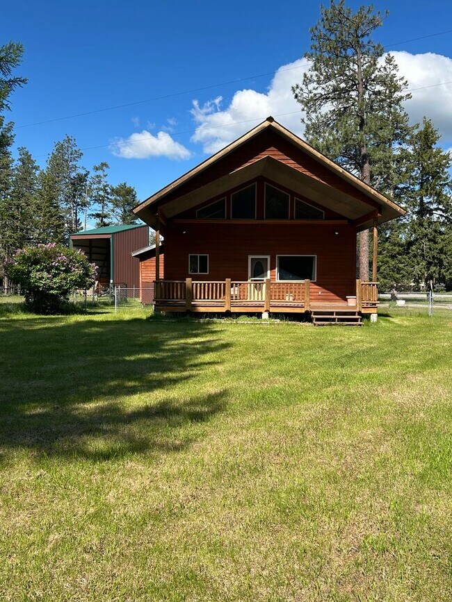 Building Photo - Beautiful 3 Bed, 2 Bath Home in Columbia Falls, MT - Close to Glacier National Park
