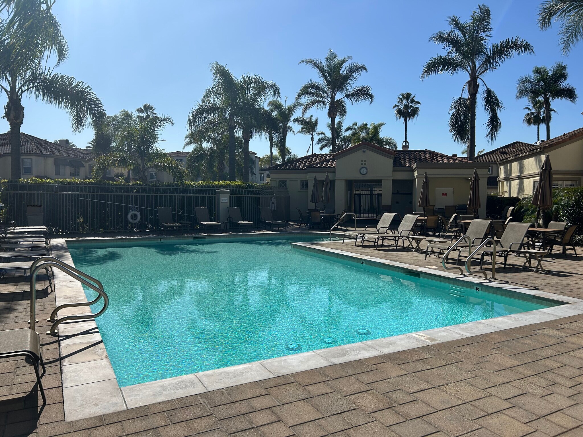 Building Photo - 415 Townsquare Ln