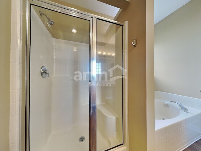 Building Photo - 173 Largess Ln