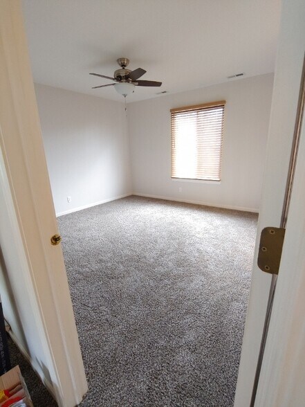 Building Photo - 22241 W Niagara Trail