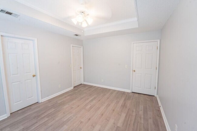 Building Photo - 123 West Tisbury Lane