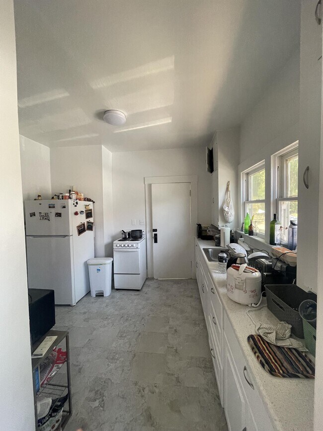 Building Photo - 292 Higuera St