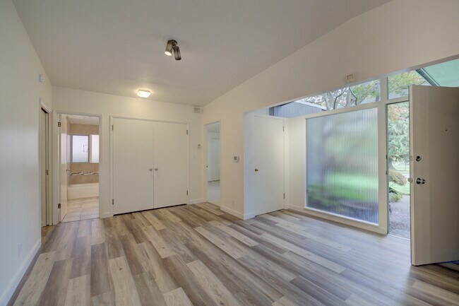 Building Photo - 8241 45th Ave NE