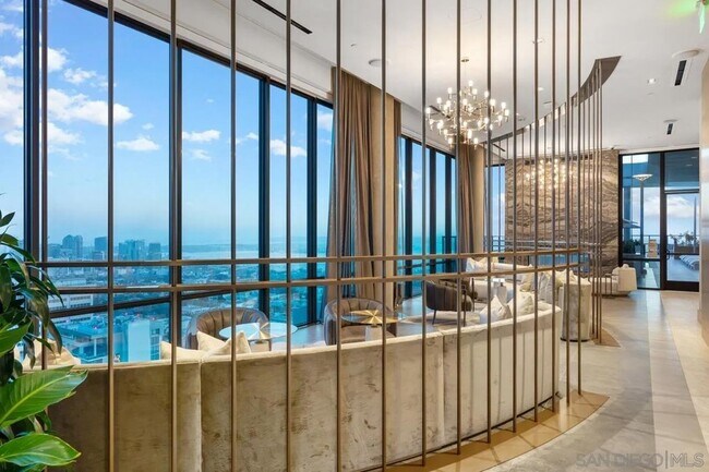 Building Photo - 525 Olive St