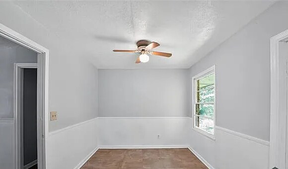 Building Photo - 704 Valleyview Dr