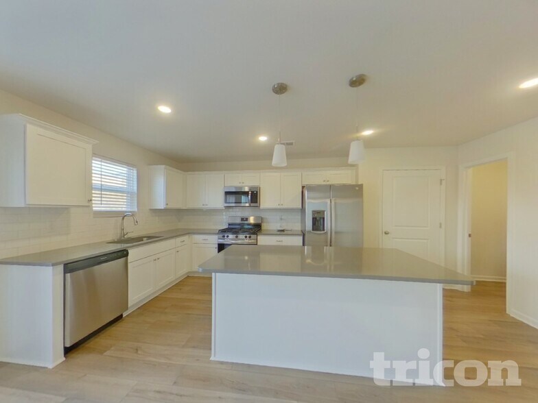 Building Photo - 356 Prosperity Ln