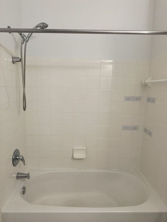 Building Photo - FREE RENT!!! Spacious condo in Gated Legacy Dunes