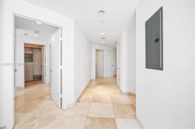 Building Photo - 1050 Brickell Ave