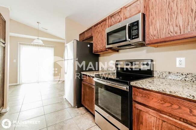 Building Photo - 4250 Village Bend Dr, Indianapolis, IN 46254