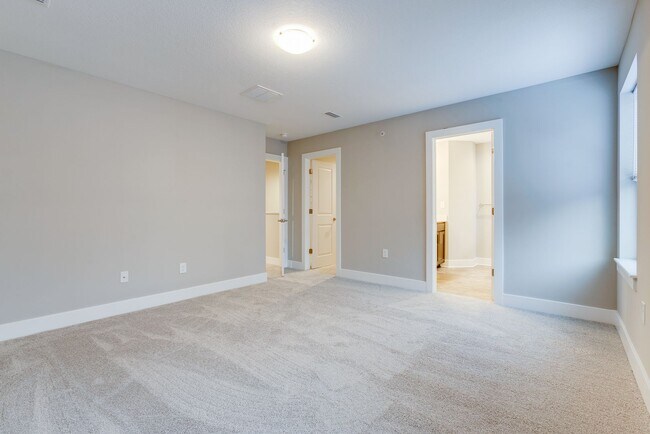 Building Photo - 4005 Stefano Dr
