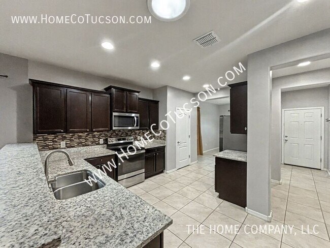 Building Photo - 11675 W Vanderbilt Farms Way