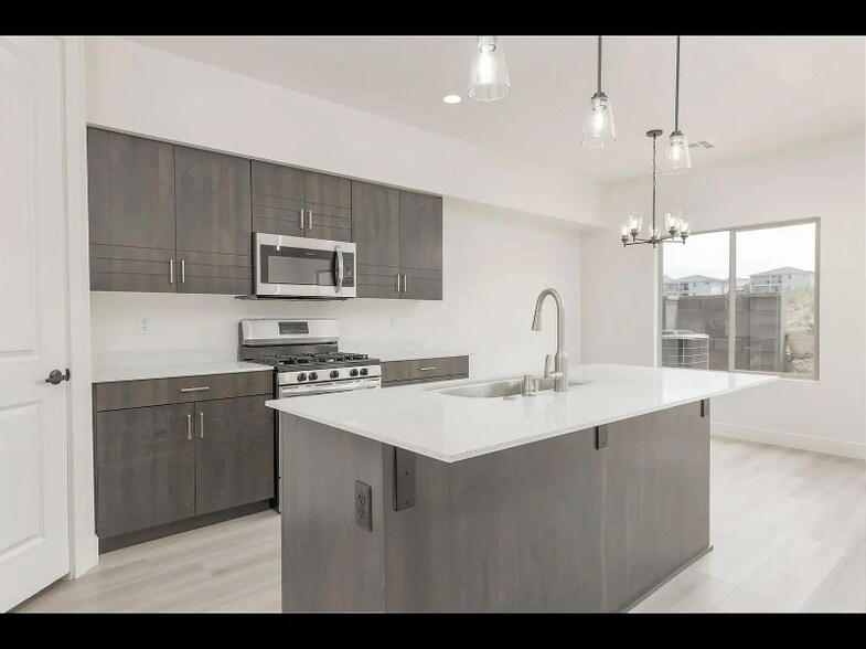 Building Photo - 286 S 1930 W