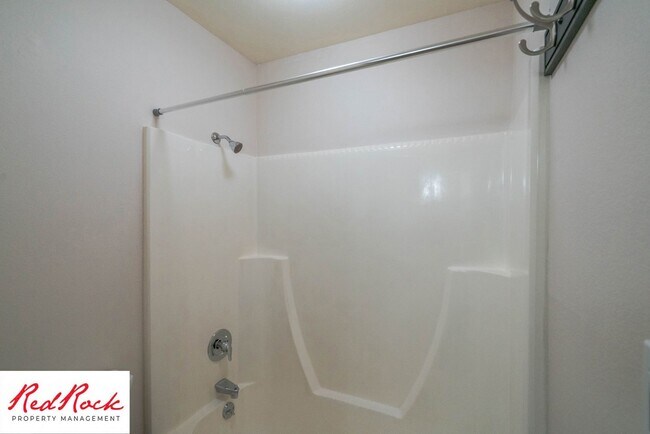 Building Photo - 2 Bedroom Condo in a Prime Location!