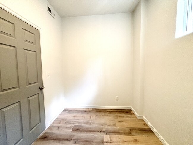 Building Photo - 1090 S 1100 E