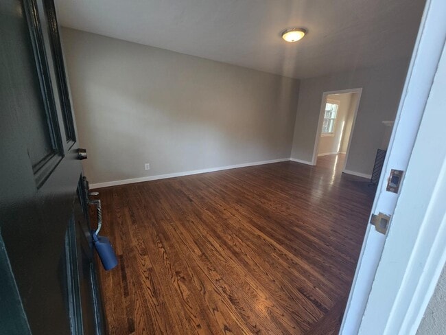 Building Photo - 1218 Bellevue Ave