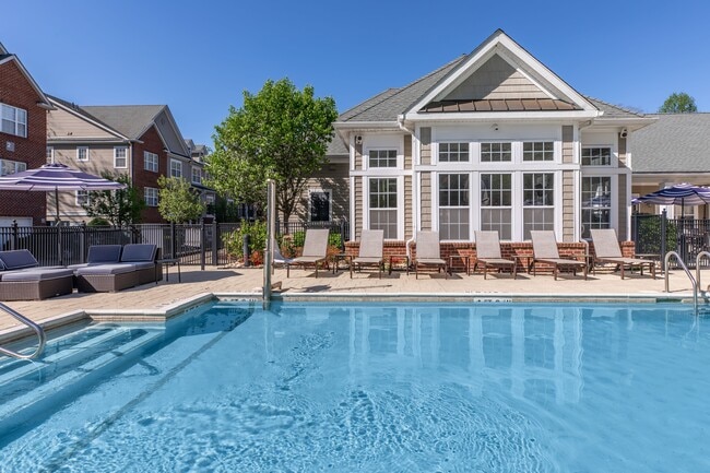 Building Photo - Huntington Townhomes