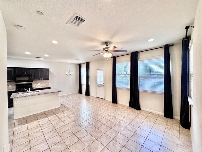 Building Photo - 1001 Zodiac Ln