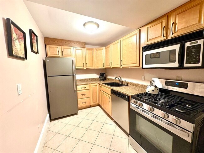 Building Photo - 86 Commonwealth Ave