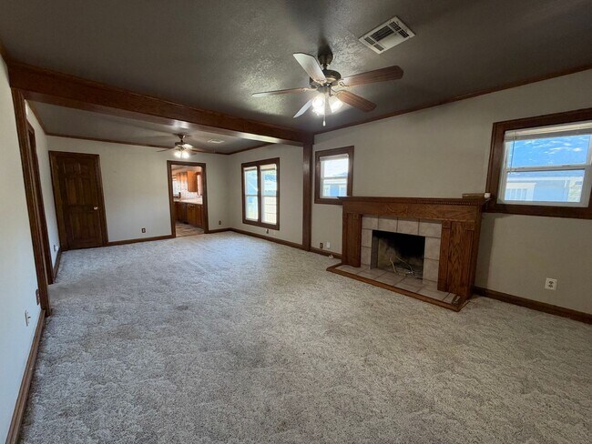 Building Photo - 1208 S Florence Pl