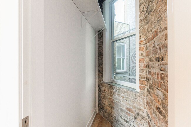 Building Photo - 2620 N Milwaukee Ave