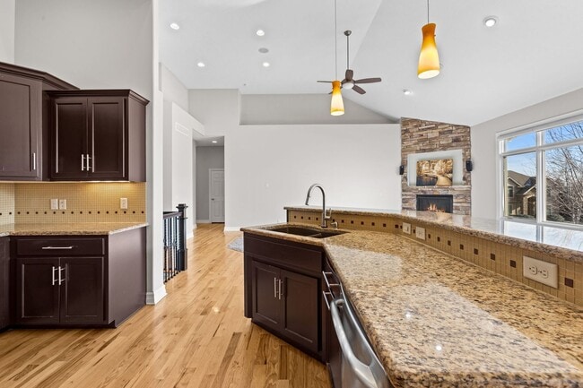Building Photo - Stunning 4 bedroom Ranch in Elkhorn