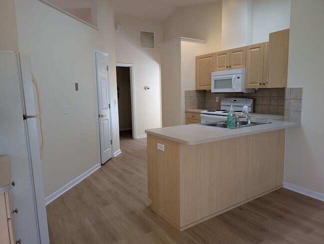 Building Photo - Hamilton Pond single family home