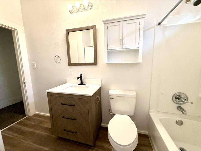 Building Photo - 531 G St NW