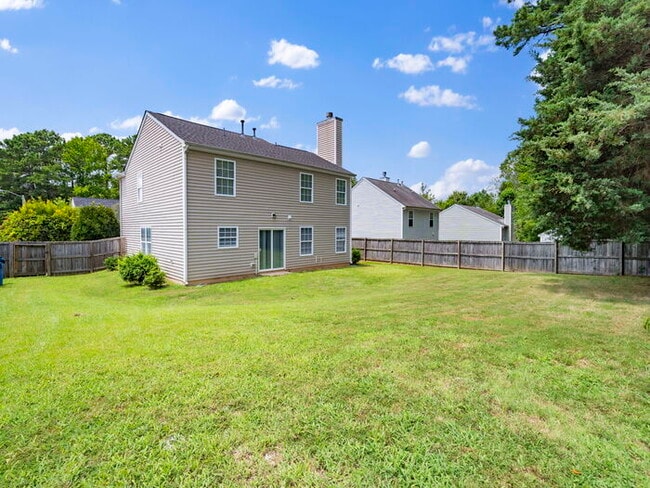 Building Photo - Spacious and Move-In Ready Home! - Fenced Yard!