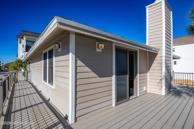 Building Photo - 2008 Ocean Dr S