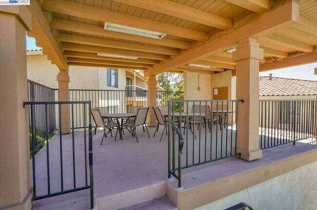 Community common area - 3226 Guillermo Pl
