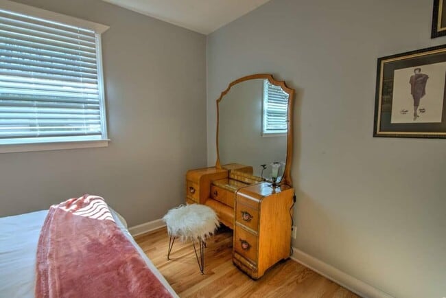 Building Photo - 201 Springdale Rd